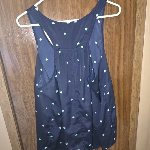 Elegant Navy Heart Pattern Tank Top - Picture 3 of 3